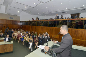 Luis Cesar Bueno em evento de estética 70