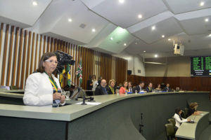 Luis Cesar Bueno em evento de estética 74