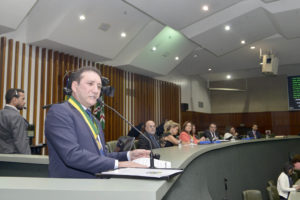 Luis Cesar Bueno em evento de estética 77