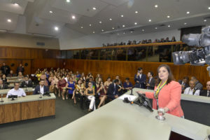Luis Cesar Bueno em evento de estética 81