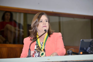Luis Cesar Bueno em evento de estética 83